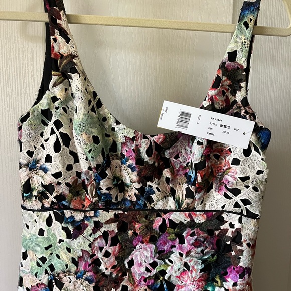 NWT designer gown - Picture 3 of 3